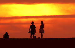 夕日のカップル
