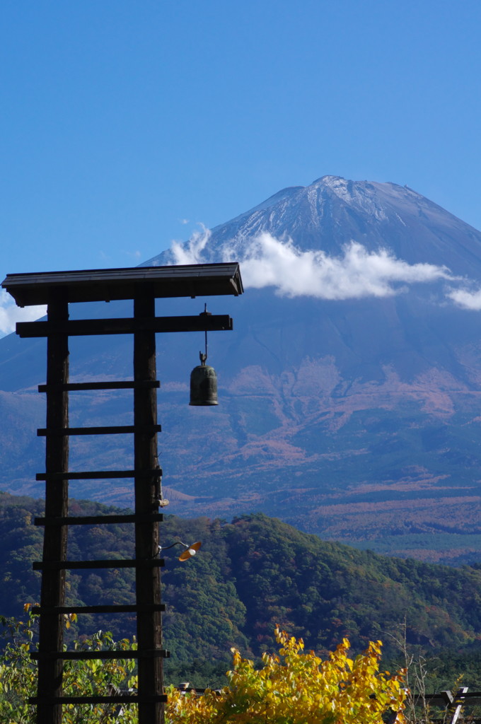 秋を探して　富士山と半鐘