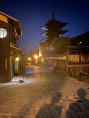 夜の八坂の塔