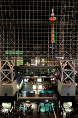 京都駅中央口から見た京都タワー