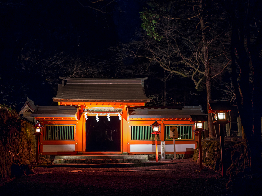 夜の貴船神社