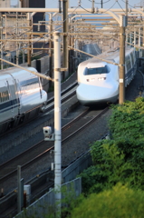すれ違う新幹線