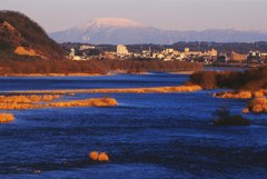 木曽川と恵那山