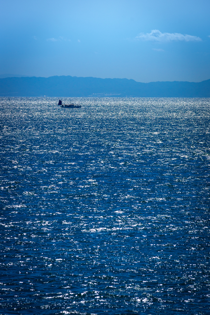 宝石の海の上をゆく