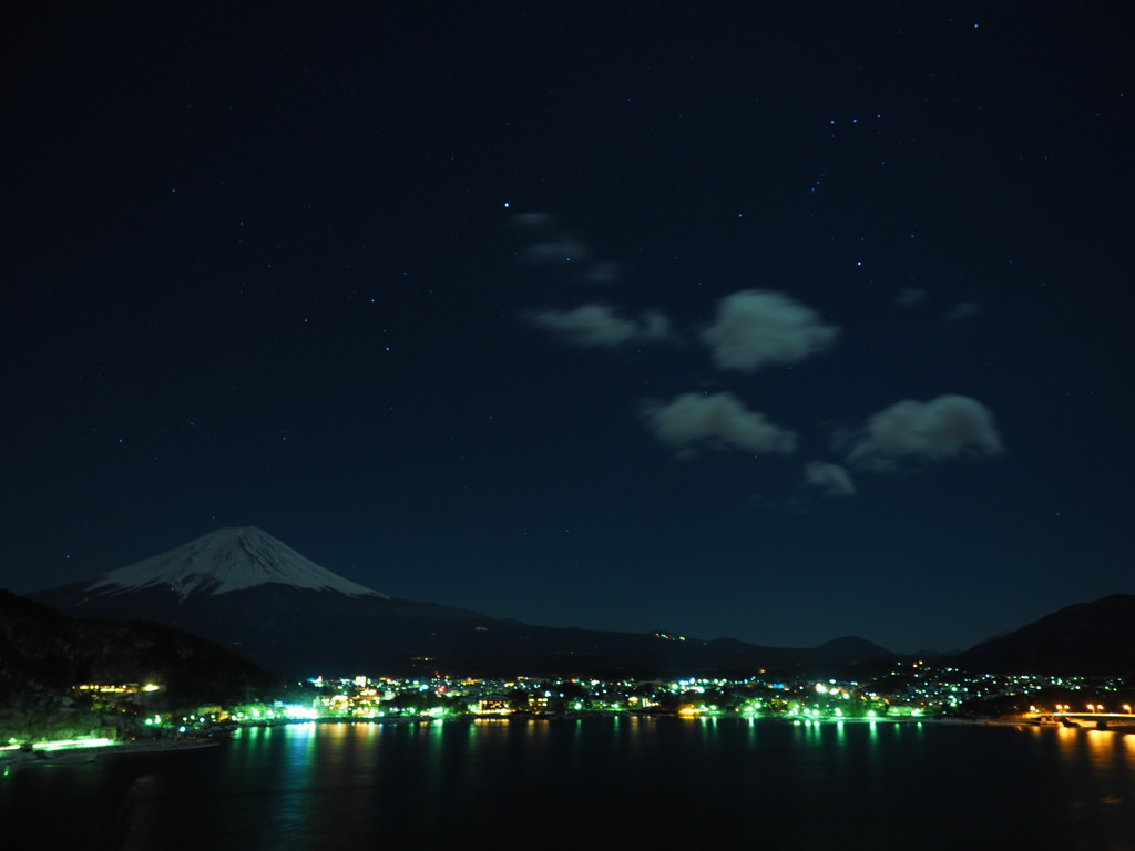 河口湖の夜