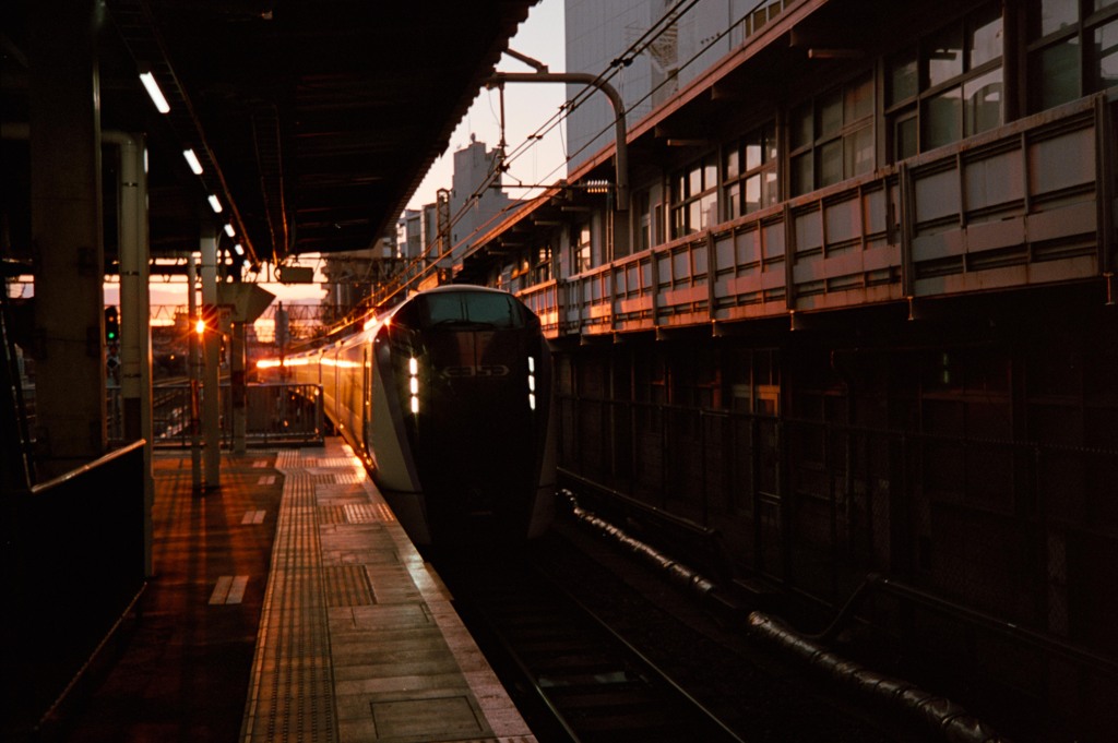 夕方のプラットホーム(フィルム)
