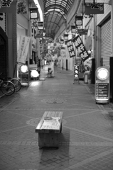 商店街のベンチ