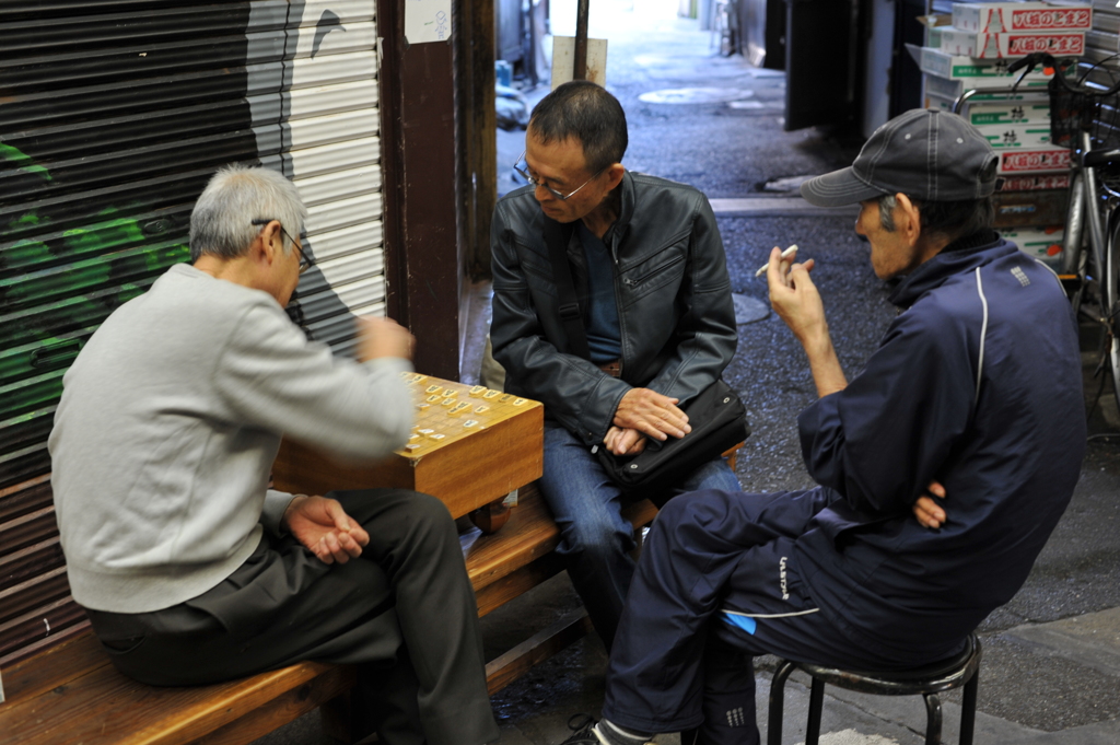 旦過市場　将棋さしのおじさんたち