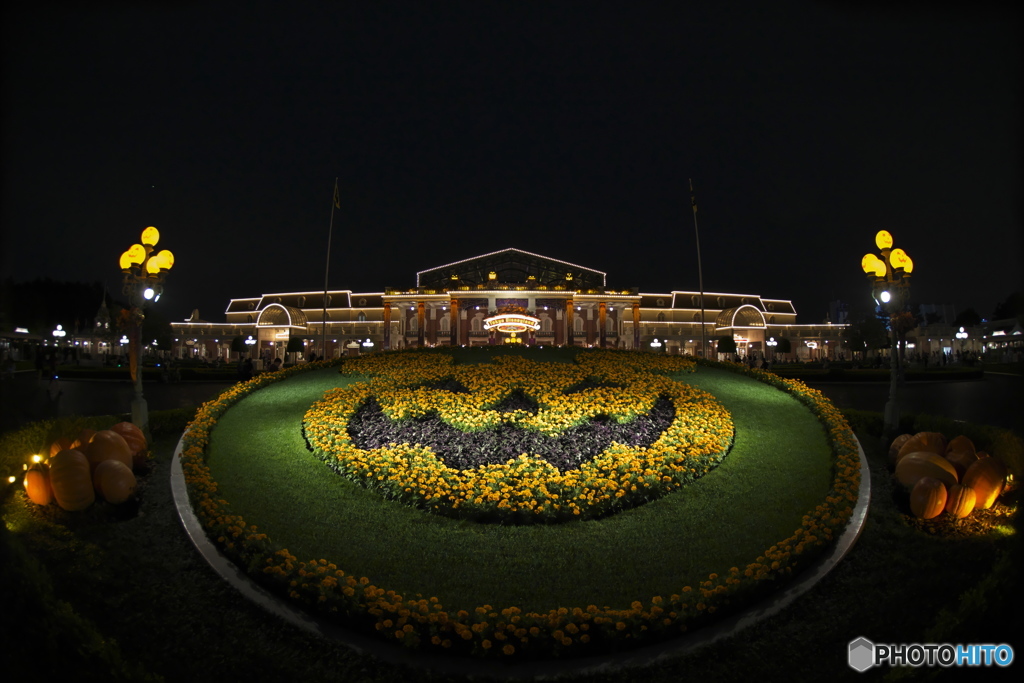 ディズニーランドのエントランス