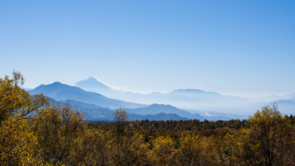 美し森　天女山からの富士山