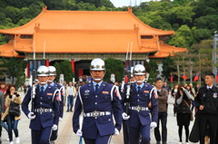 台湾　忠烈祠　兵役交代