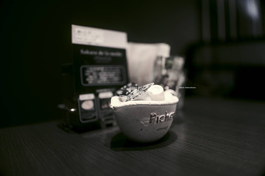 珈琲はBLACKで...