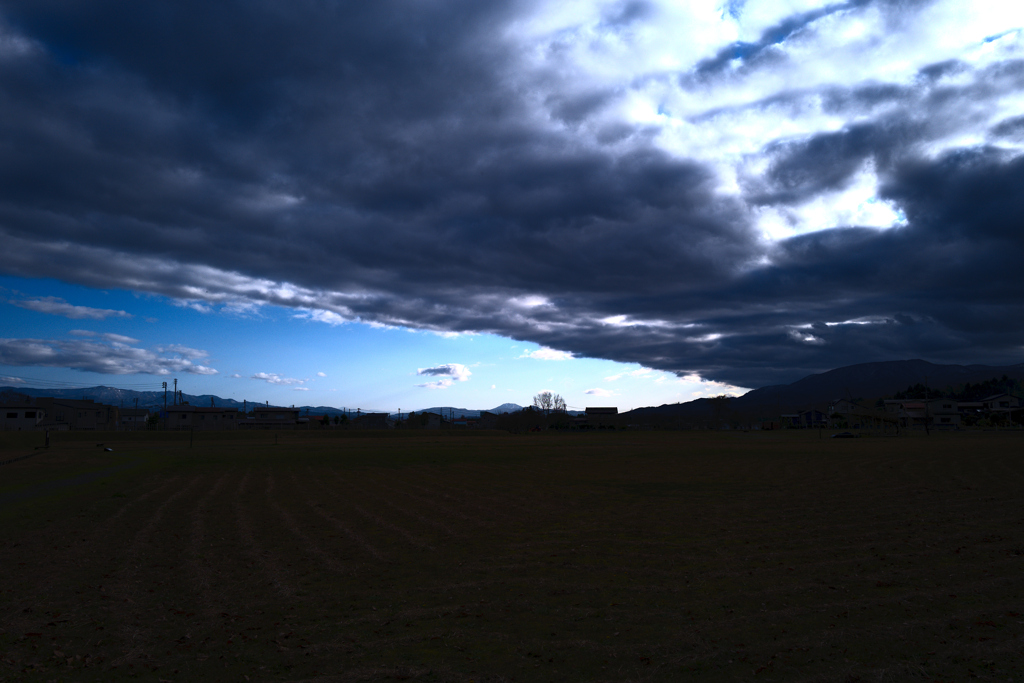 雲に覆われて...