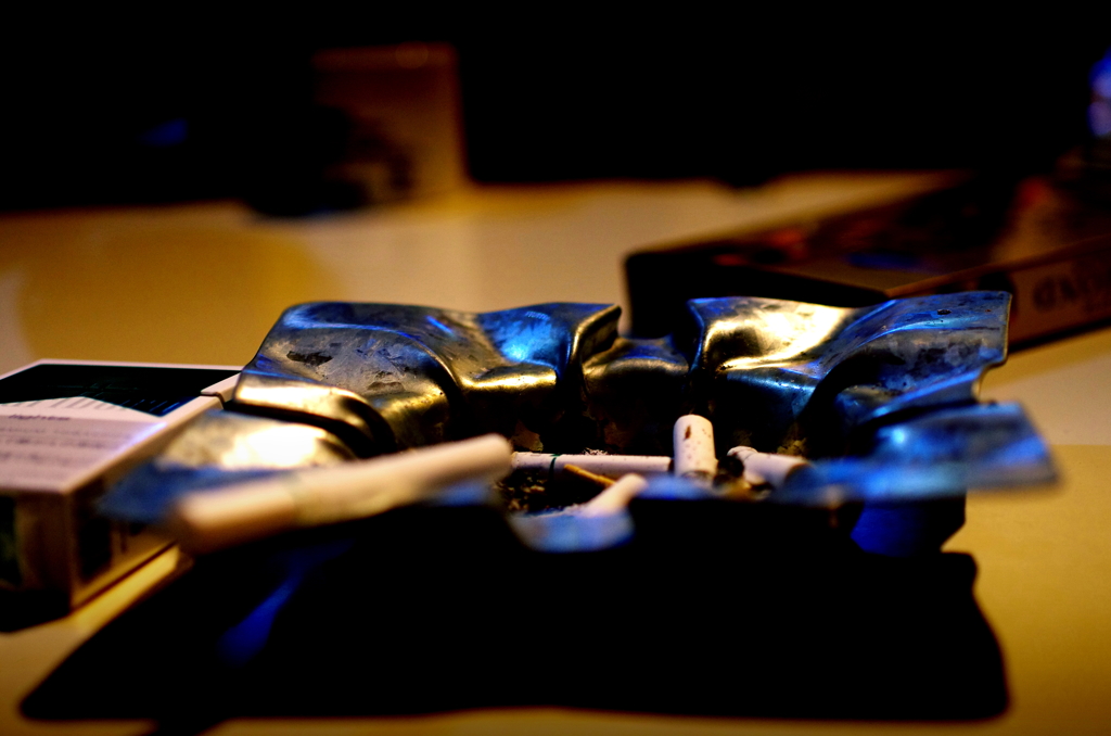 an ashtray 1