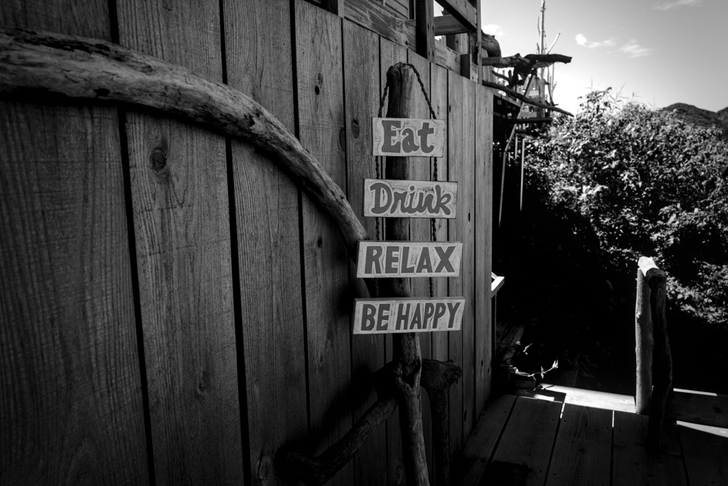 BE HAPPY？