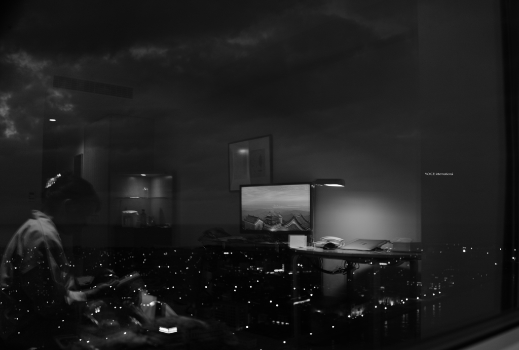 窓に映る景色