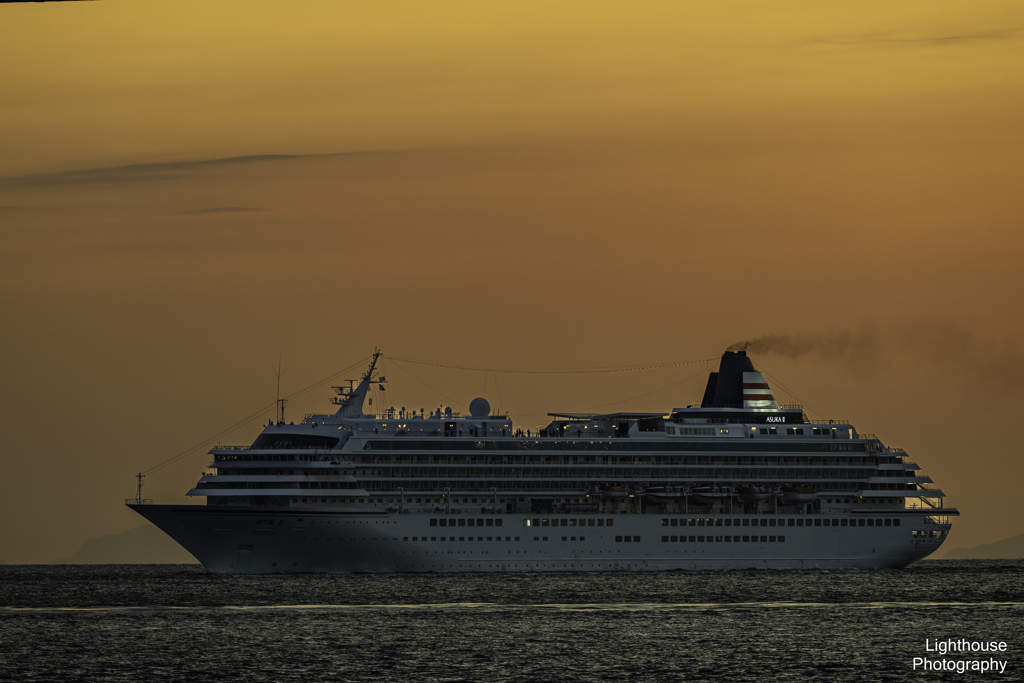 夕焼け色の中を