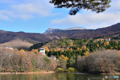 紅葉と雪の蔵王