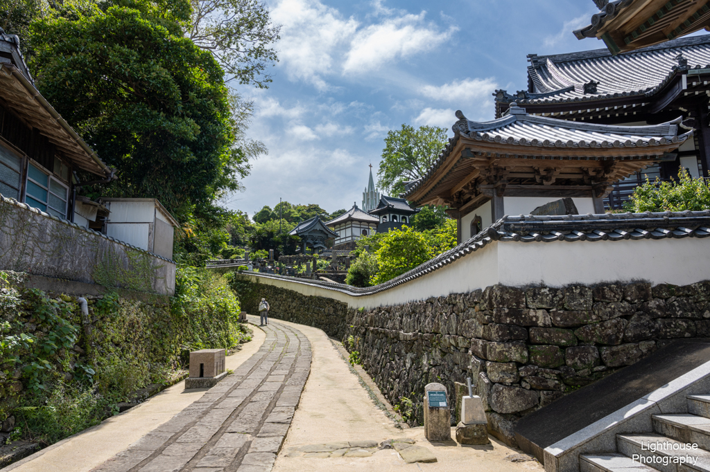 寺院と教会の見える風景