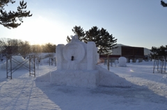 雪像になった、SL大沼号