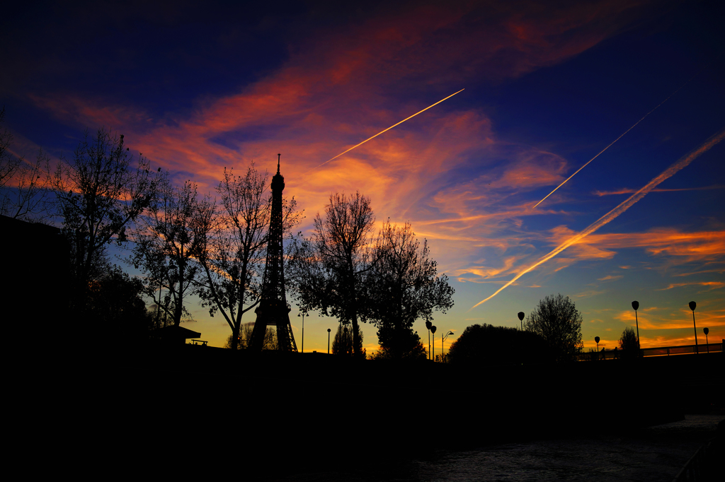 La Tour Eiffel dans le crepuscule