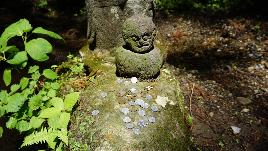 牛伏寺の小さなお地蔵さん