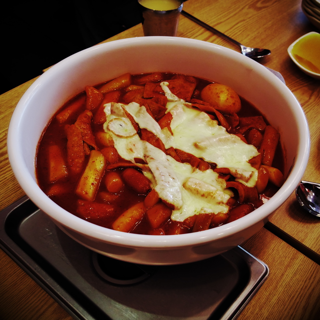 엽기떡볶이 = 猟奇トッポキ