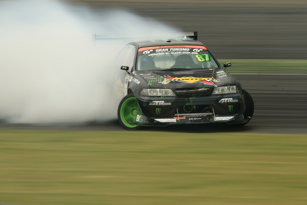 勝者の車さばき