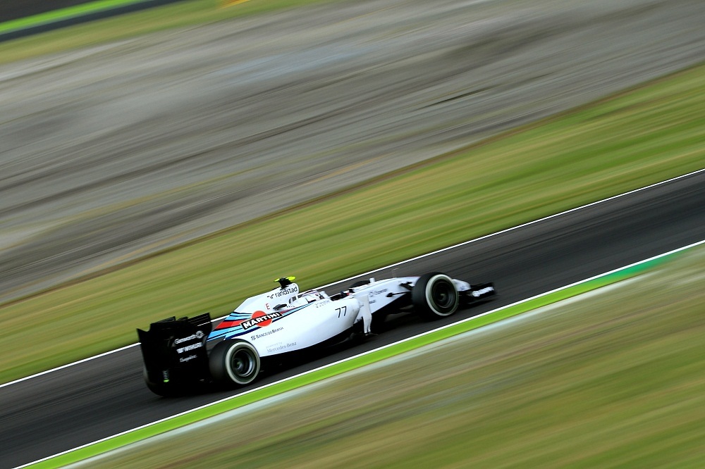 鈴鹿スプーンにて F1 日本グランプリ