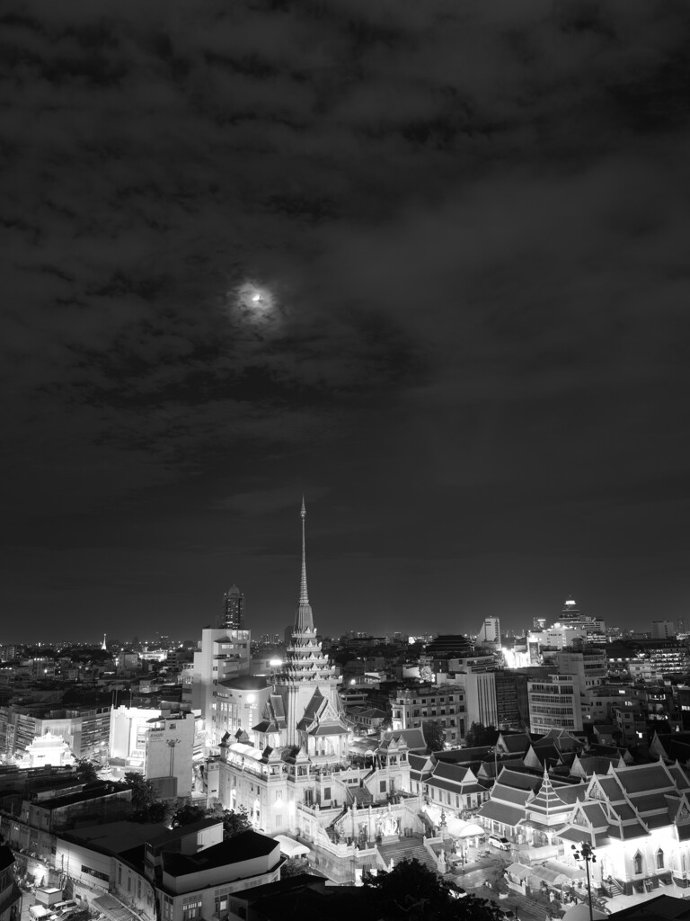 ワット・トライミット（黄金仏寺）