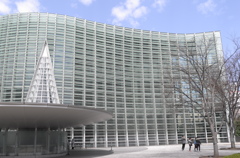国立新美術館