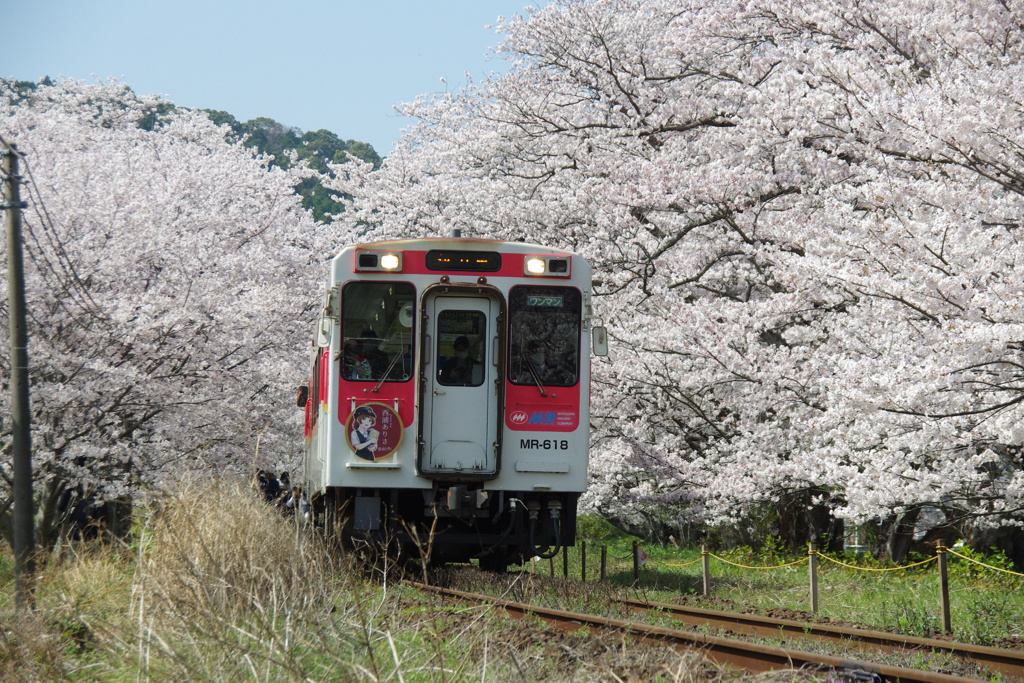 トンネルを抜けて出発