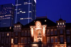 新丸ノ内駅舎夜景