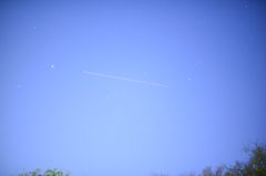 星空に飛行機