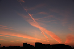 何雲？