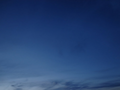 夏の終わりの青空