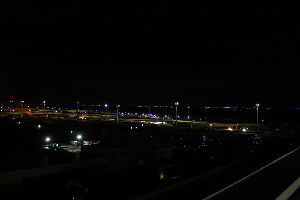夜の羽田空港