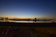 西六郷の多摩川の夜景