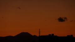富士山・高圧鉄線シルエット