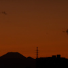 富士山・高圧鉄線シルエット