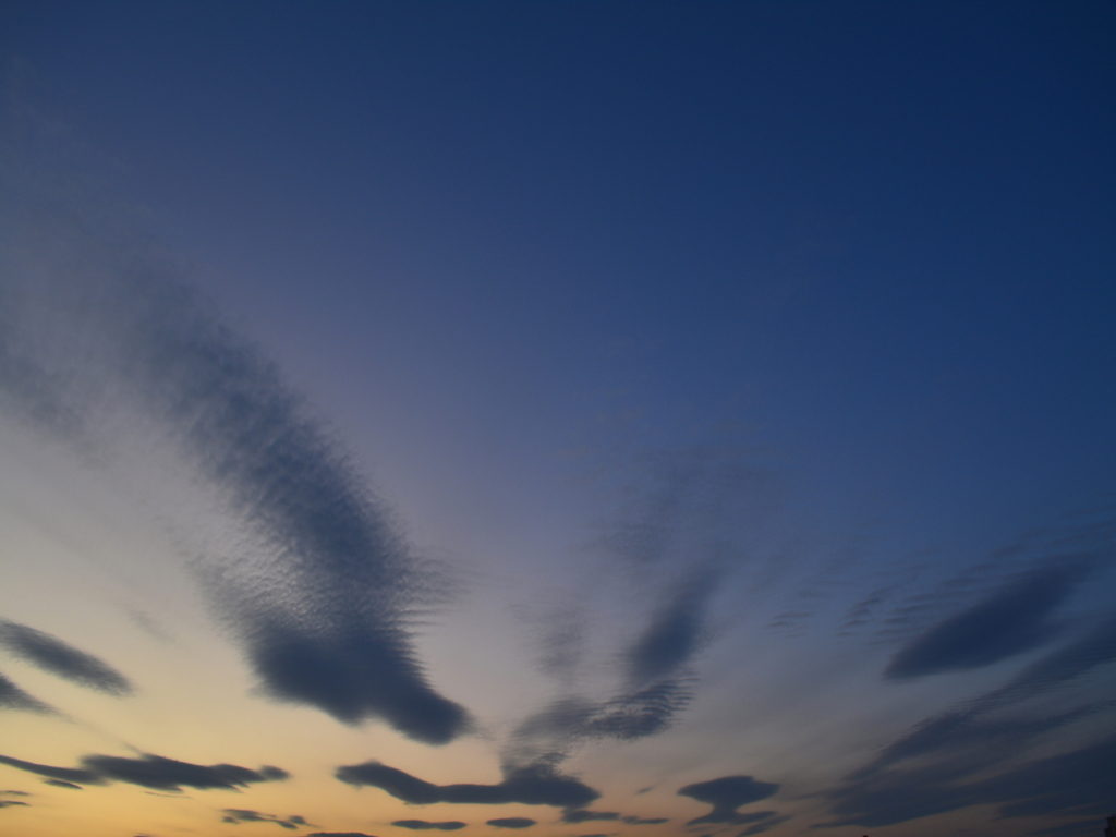 広がる雲