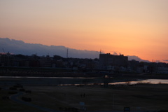 日没の多摩川