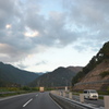 山を走る中央自動車道