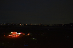 夏の盆踊りと夜空