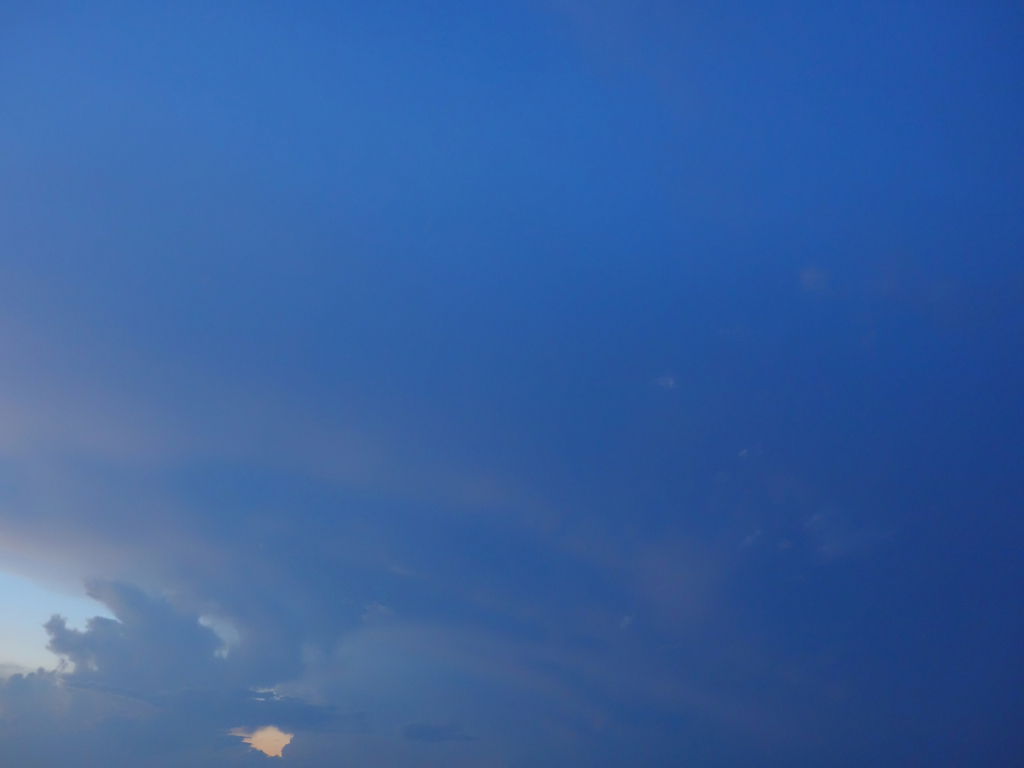 雲の穴