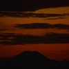 スーパーズームの“超望遠”富士山・茜色の黄昏