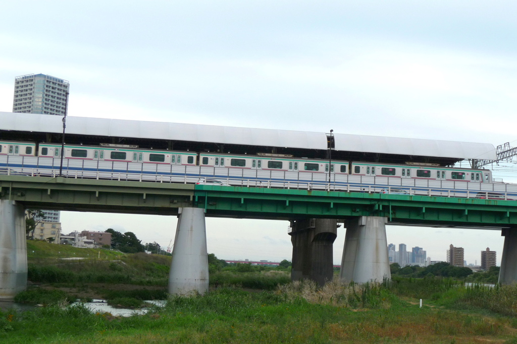 二子玉川駅に到着した東急5000系