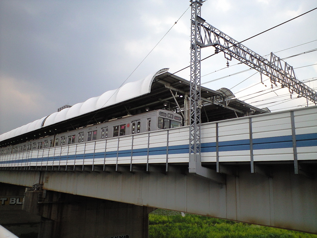 東急2000系　二子玉川停車中