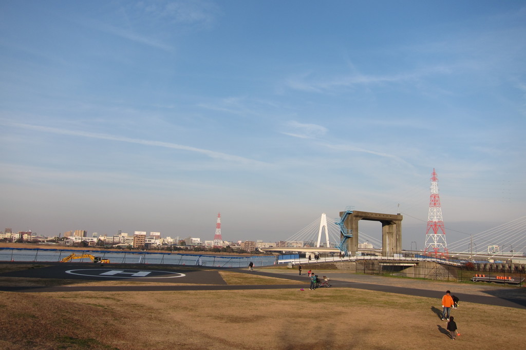 川の公園