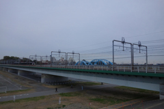 東急東横線を走行する相鉄20000系と丸子橋